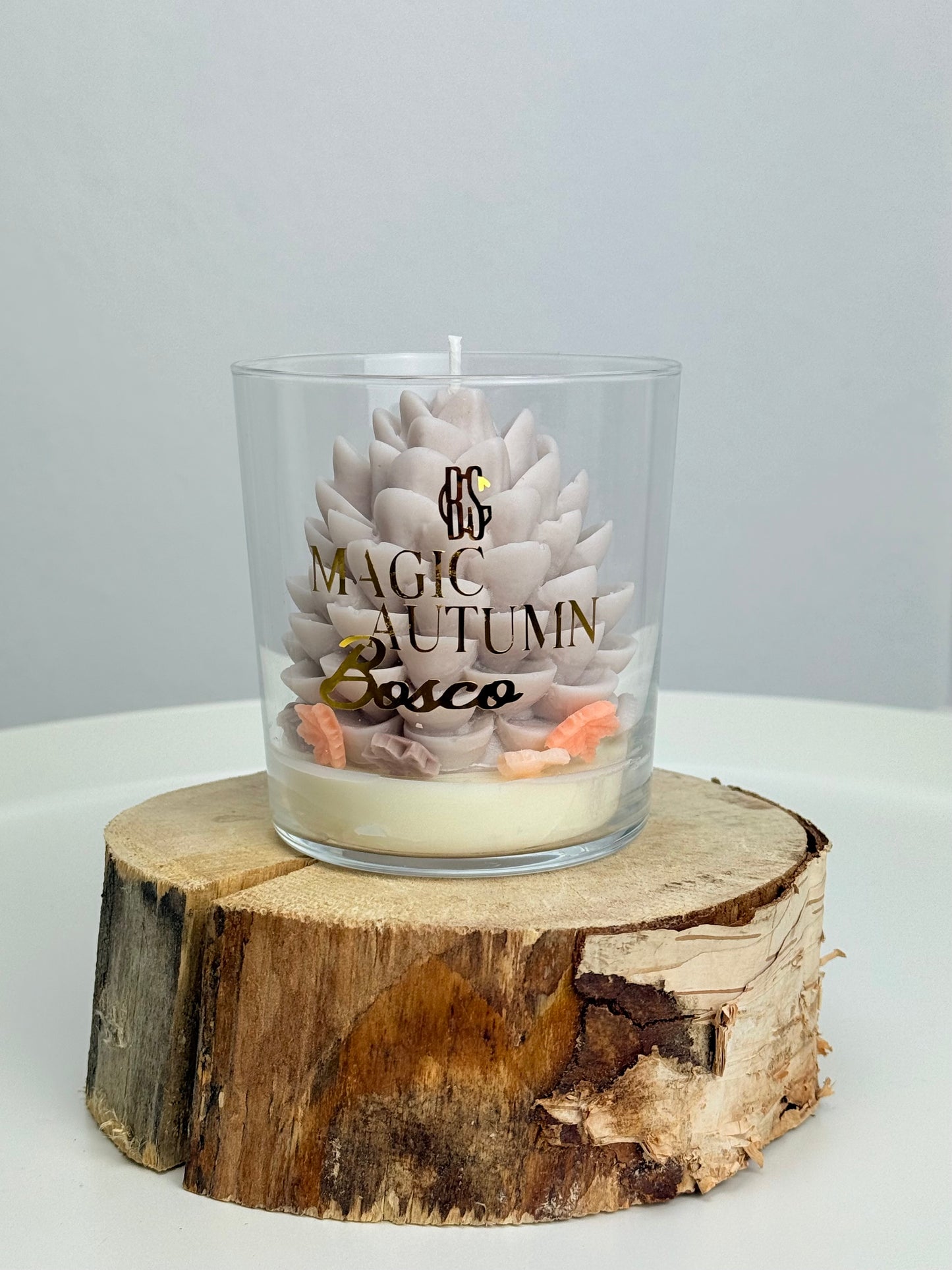 Magic Autumn Bosco – Candela artigianale a forma di pigna, profumo di legno di cedro
